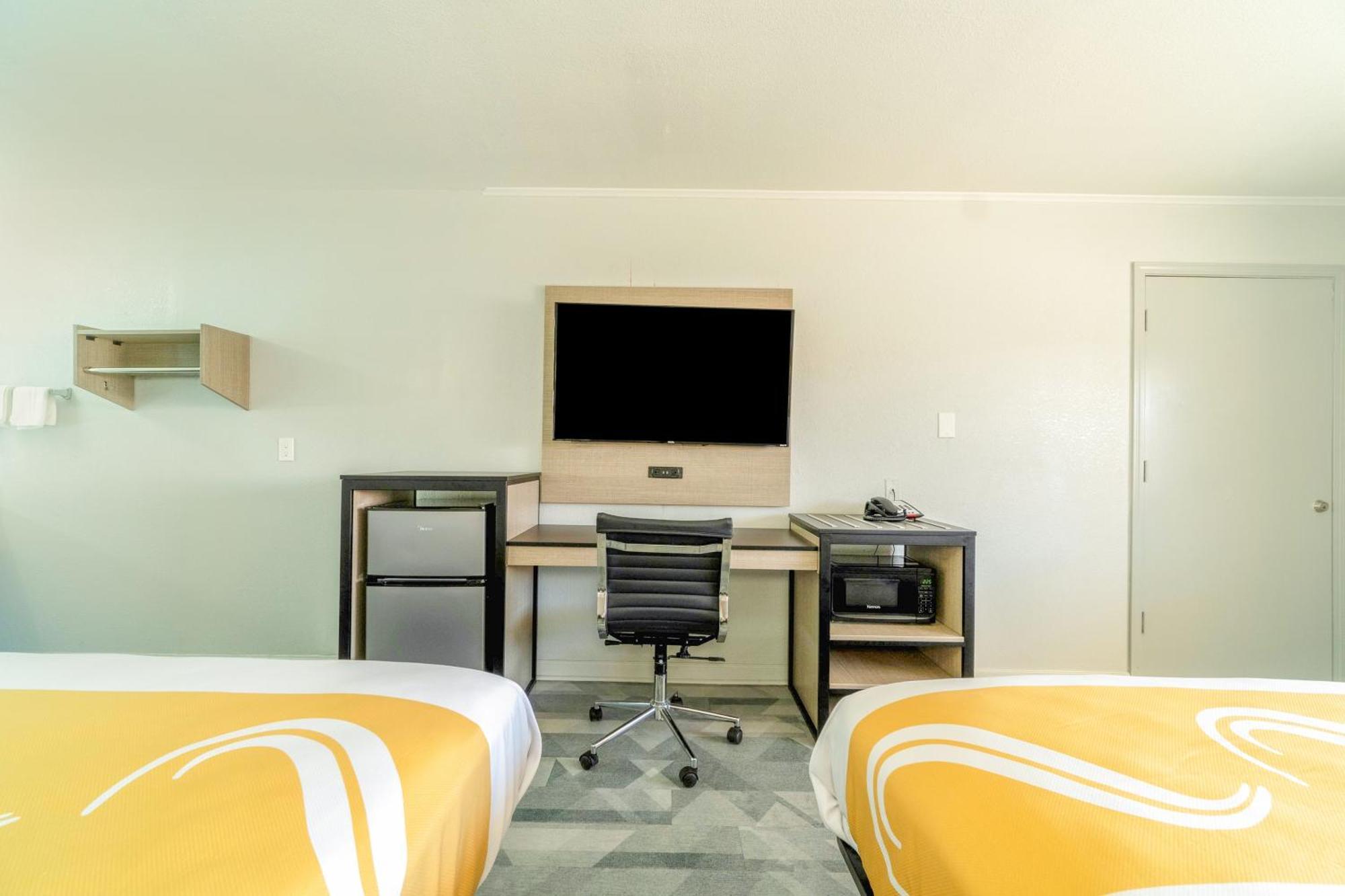 Pleasanton Executive Inn Extérieur photo