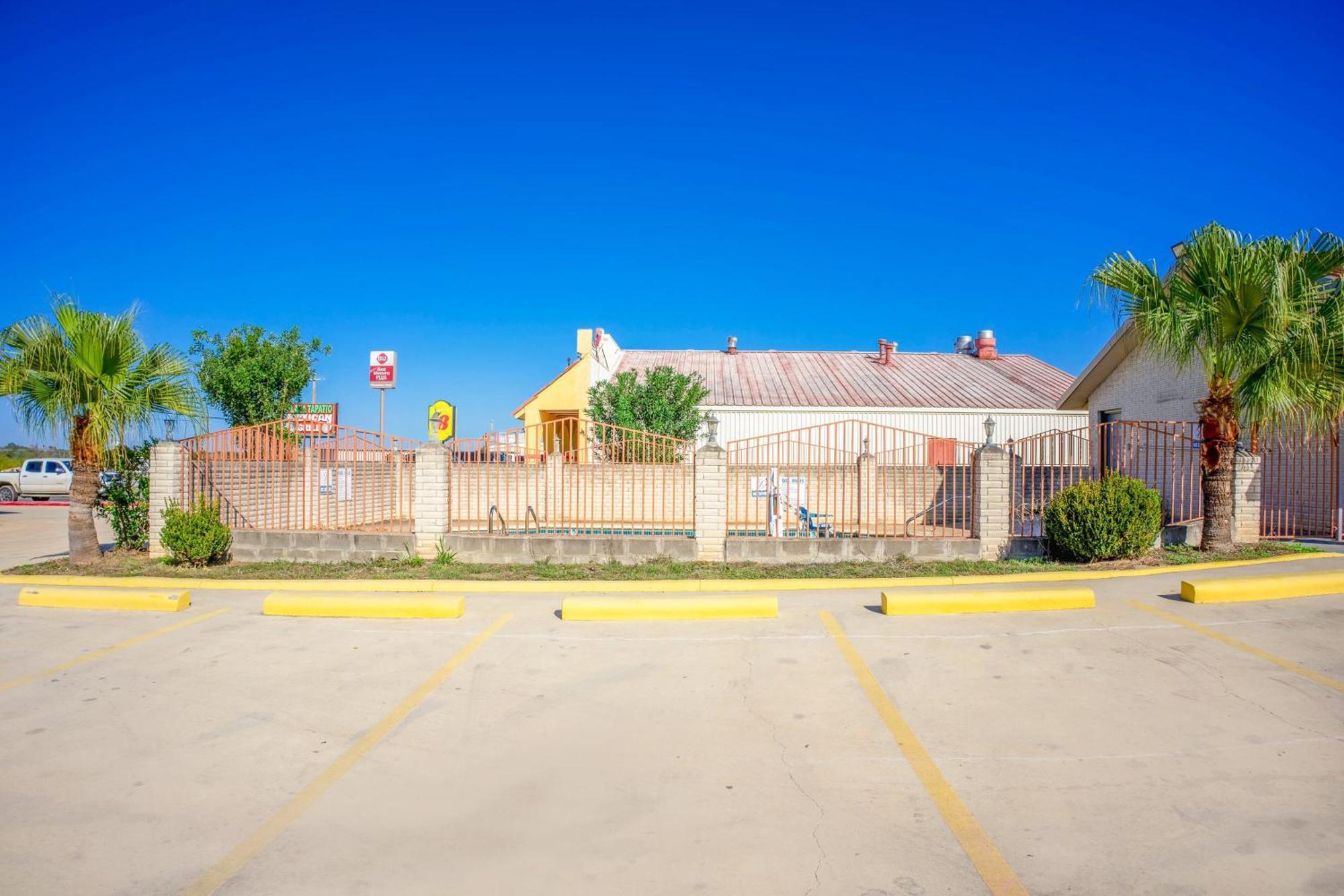 Pleasanton Executive Inn Extérieur photo