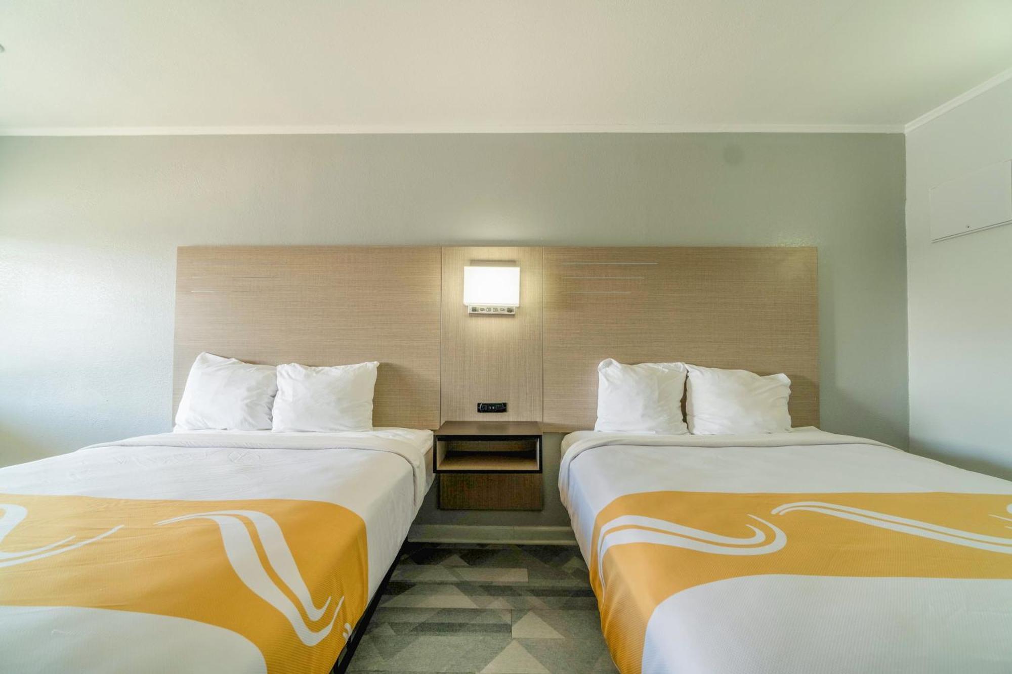 Pleasanton Executive Inn Extérieur photo