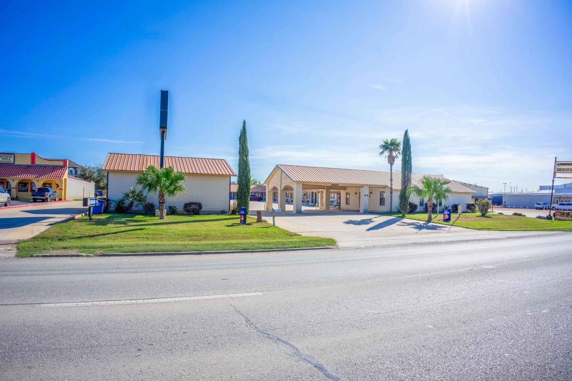 Pleasanton Executive Inn Extérieur photo