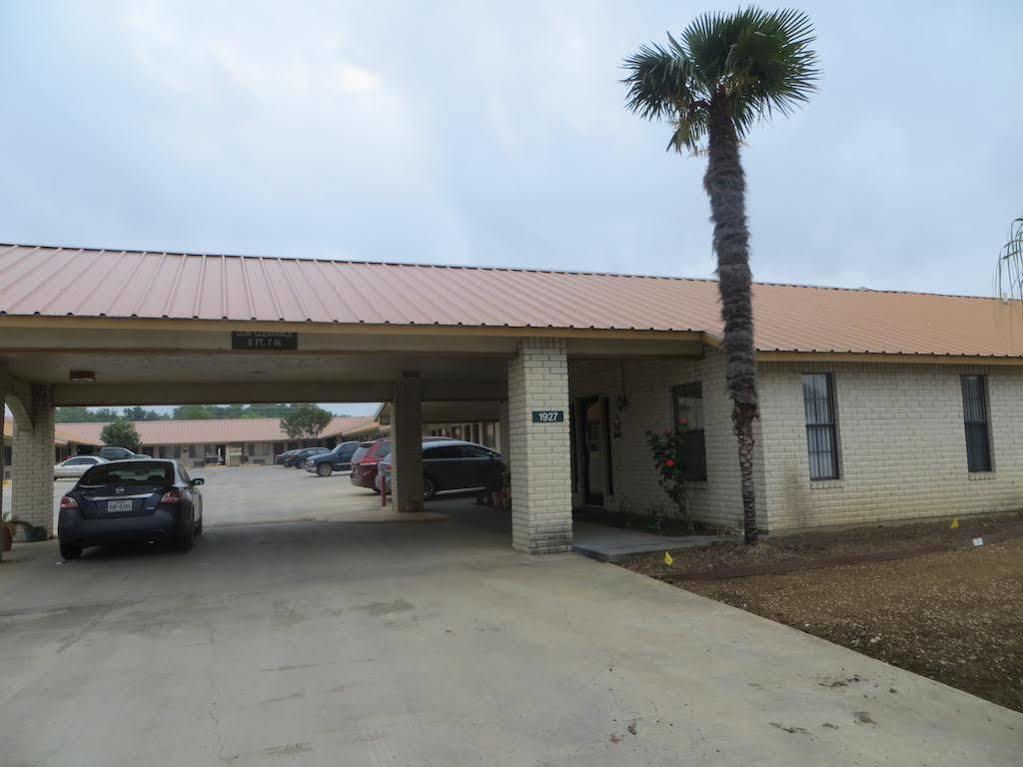 Pleasanton Executive Inn Extérieur photo